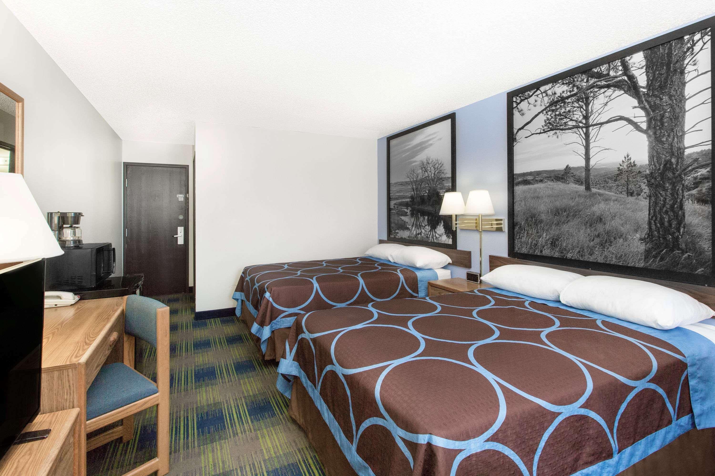 Super 8 By Wyndham Columbus Motel Екстериор снимка